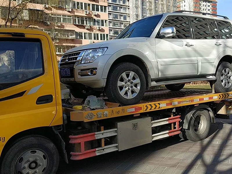 佳木斯汽车雪地困境救援：专业团队为您雪中送炭